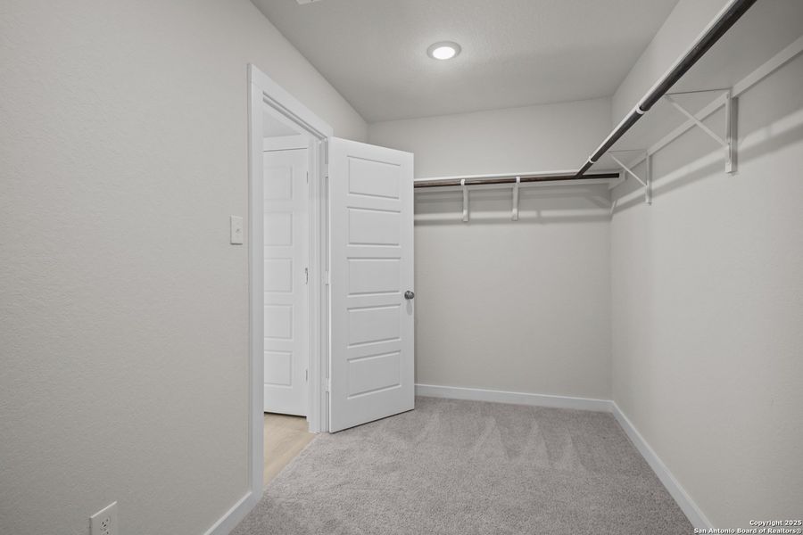 Spacious, unfurnished interior of a new home in Rosemont Hill, San Antonio (Image 14). Spacious, unfurnished interior of a new home in Rosemont Hill, San Antonio (Image 14).