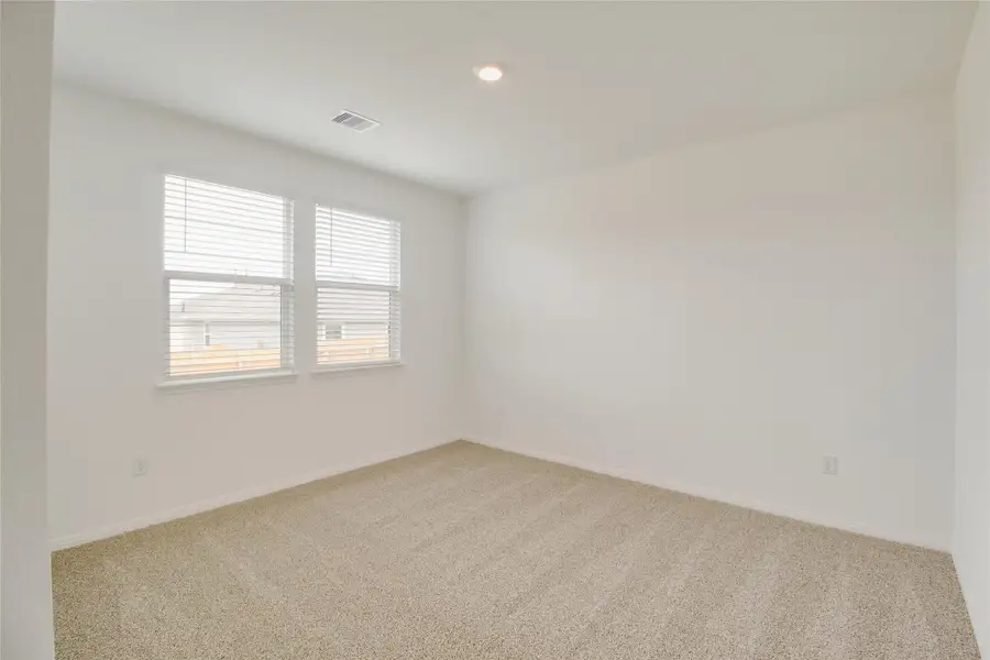 Spacious, unfurnished interior of a new home in Talavera, Kyle (Image 10).