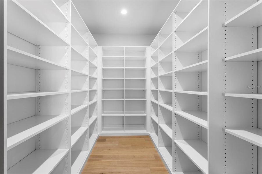 Spacious, unfurnished interior of a new home in , Tampa (Image 27).