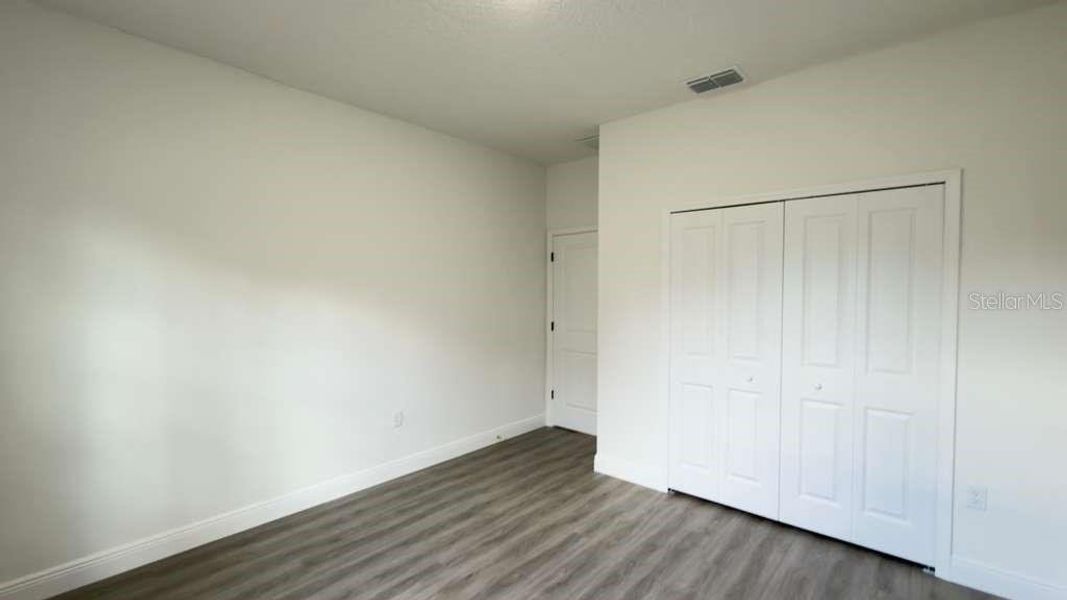 Spacious, unfurnished interior of a new home in , Citrus Springs (Image 21).