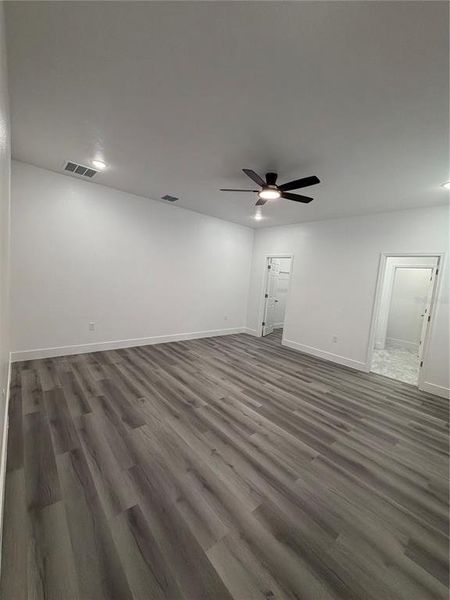 Spacious, unfurnished interior of a new home in , Lakeland (Image 23).