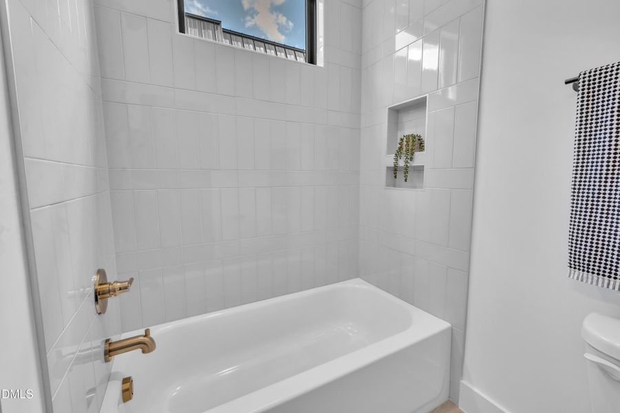 27-512 Gordon St 402-20