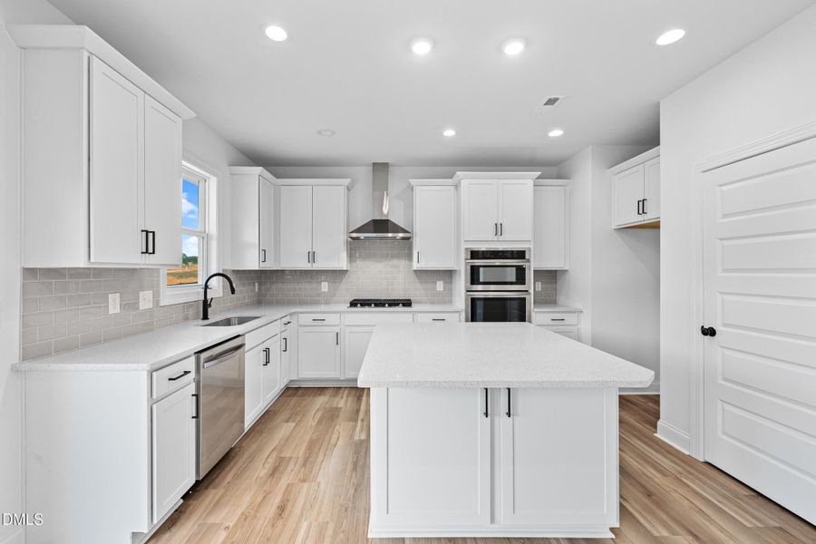 17 -154 Tennyson Dr_ Interior_ Kitchen