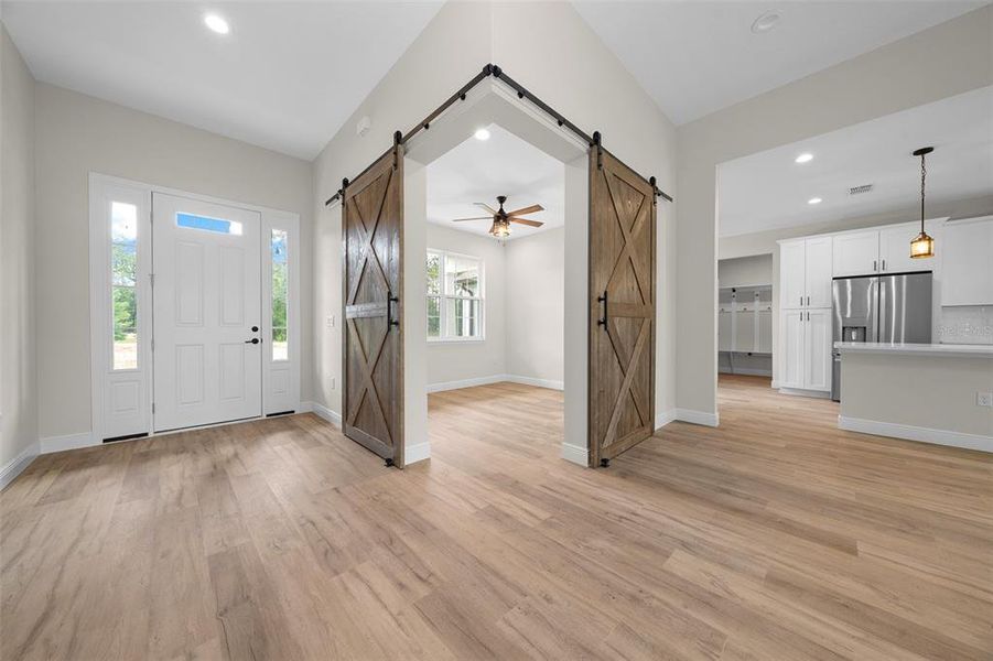 Spacious, unfurnished interior of a new home in , Dunnellon (Image 53).