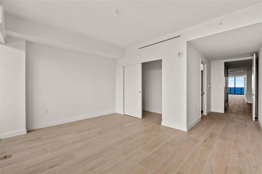 Walk in closet Bedroom #2