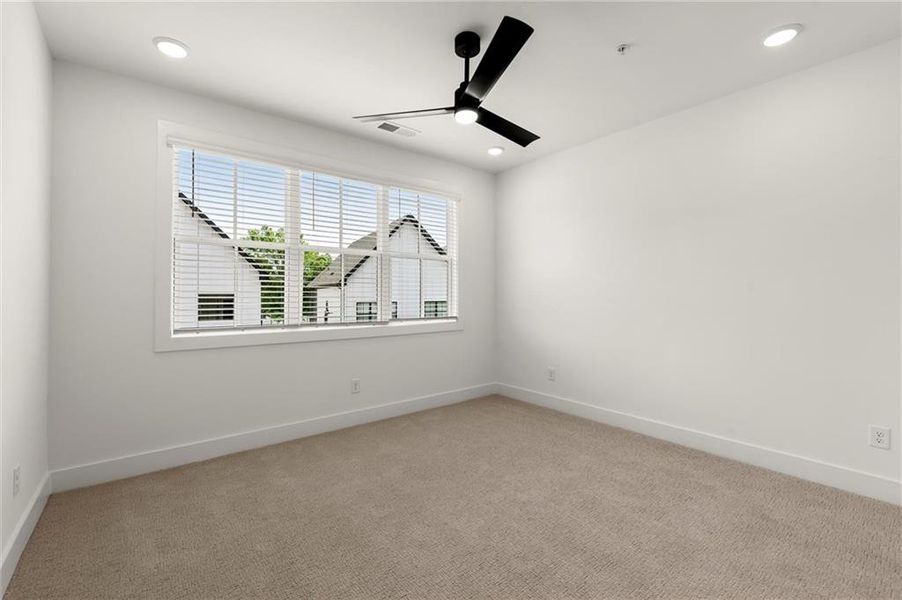 Spacious, unfurnished interior of a new home in , Alpharetta (Image 26).