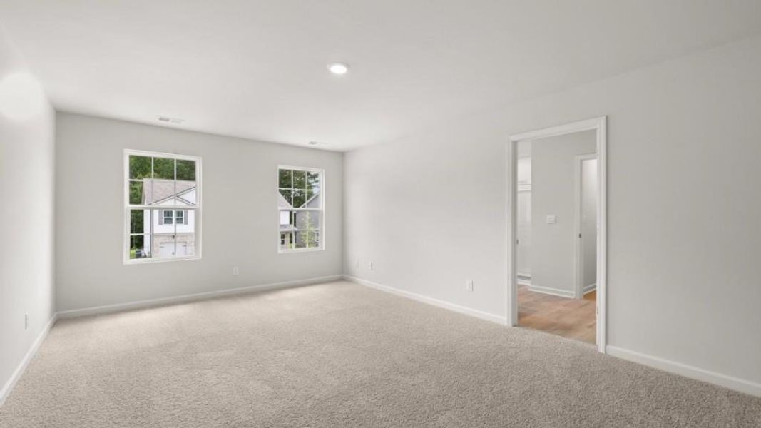 Spacious, unfurnished interior of a new home in Northwoods at Mirror Lake, Villa Rica (Image 37).