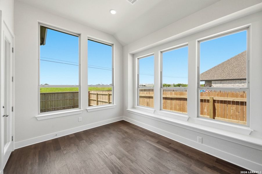Spacious, unfurnished interior of a new home in Alsatian Oaks, Castroville (Image 15).