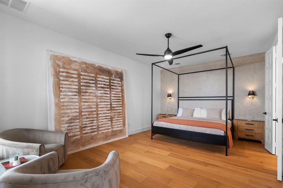 Furnished interior view inside a new home in , Frisco (Image 12).