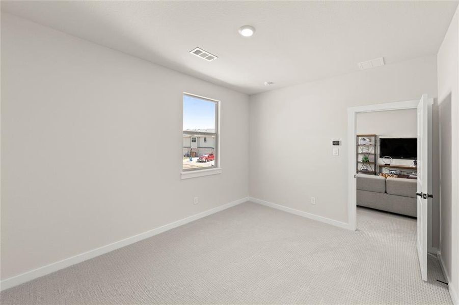 Spacious, unfurnished interior of a new home in Cottonwood Creek, Wylie (Image 19).