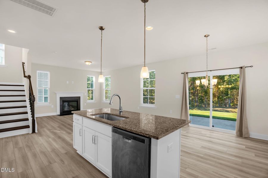 14-web-or-mls-2028 Seaford Dr-14