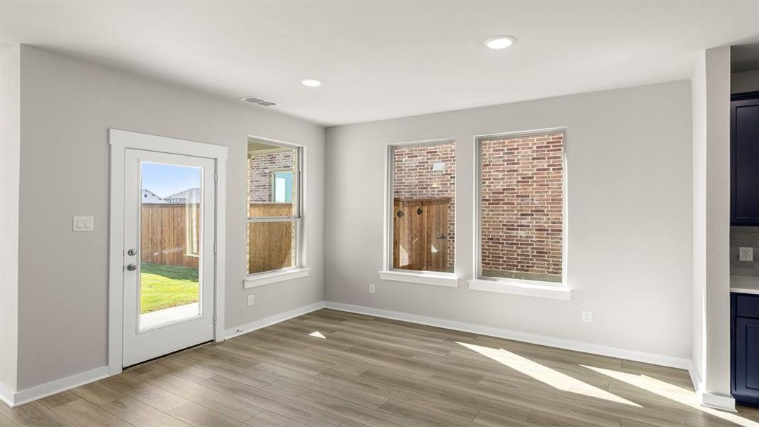 09. 1327 Burgess - Dining