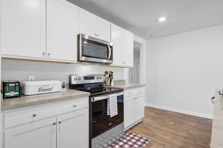Furnished interior view inside a new home in Stone Ridge, Moncks Corner (Image 4). Furnished interior view inside a new home in Stone Ridge, Moncks Corner (Image 4).