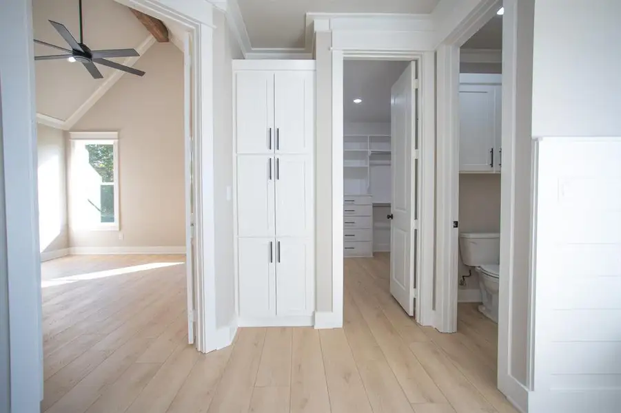 Spacious, unfurnished interior of a new home in , Tyler (Image 33).