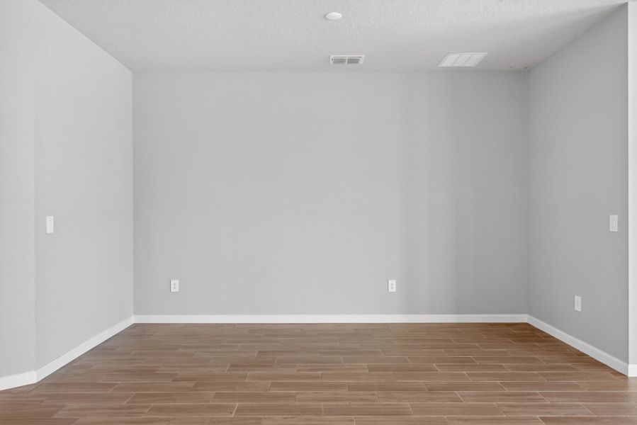 Spacious, unfurnished interior of a new home in Crosswind Ranch, Parrish (Image 9).