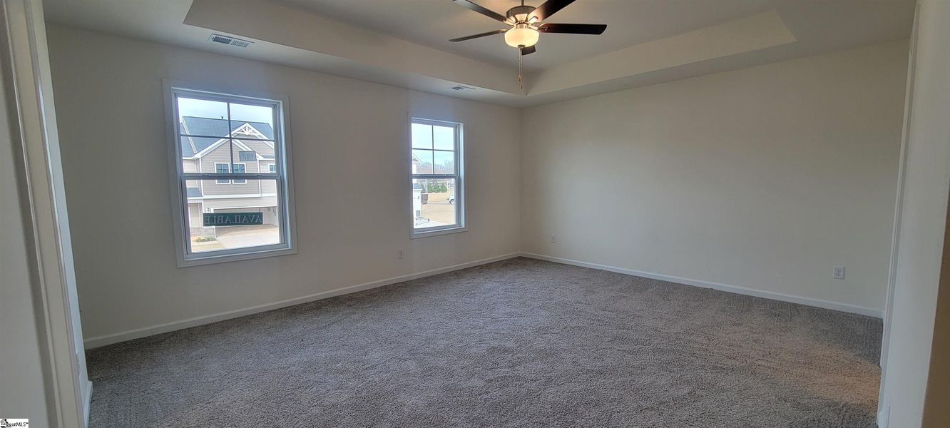Spacious, unfurnished interior of a new home in Halton Oaks, Spartanburg (Image 21).