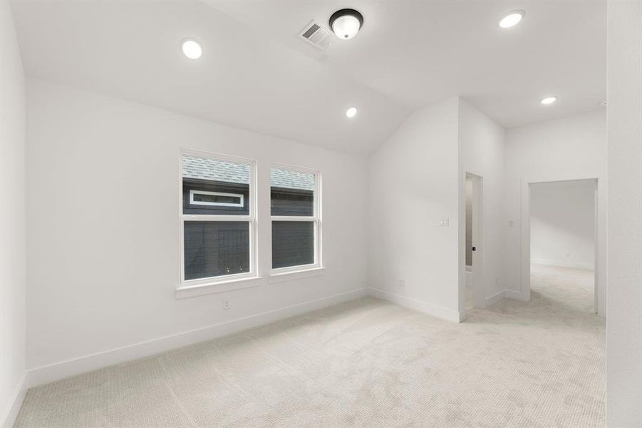 Spacious, unfurnished interior of a new home in Sutton Fields, Celina (Image 23).
