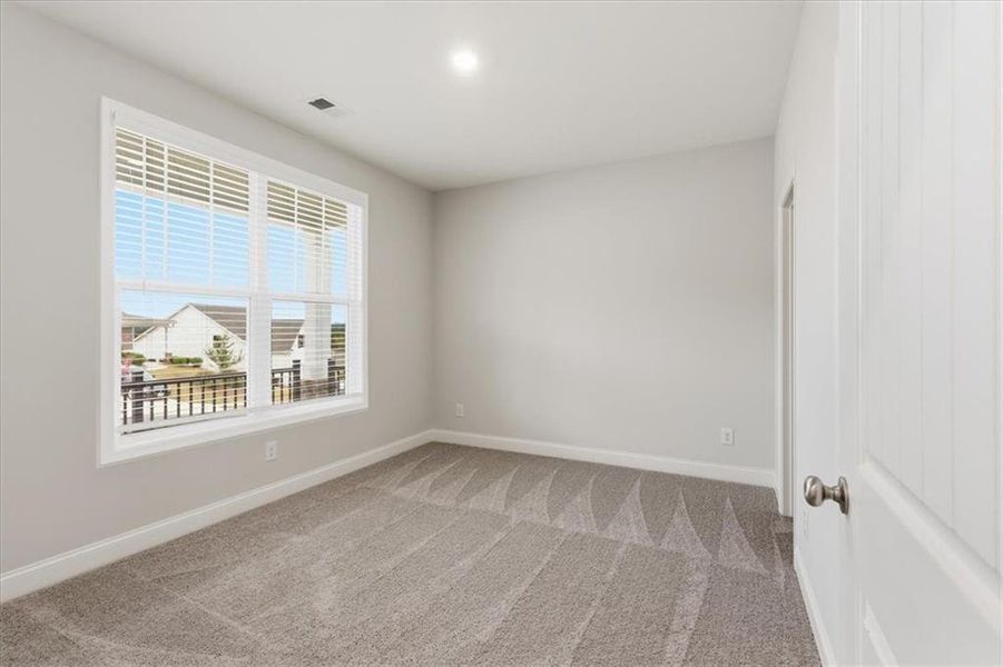 Spacious, unfurnished interior of a new home in , Dallas (Image 43).