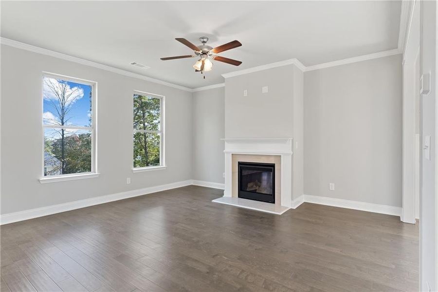 Spacious, unfurnished interior of a new home in Stratford Square, Lawrenceville (Image 12).
