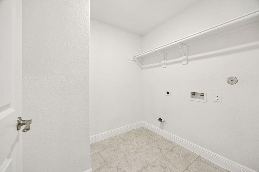 Spacious, unfurnished interior of a new home in , Cleveland (Image 24).