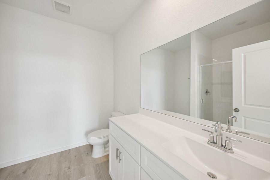 Furnished interior view inside a new home in Stokesbury, Waller (Image 8).