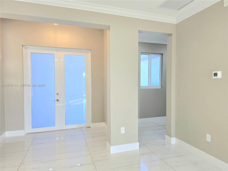 Spacious, unfurnished interior of a new home in , Lehigh Acres (Image 23).