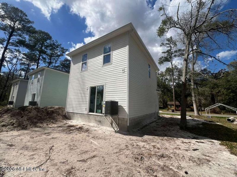 Exterior details and patio area of a home in , Jacksonville (Image 4).
