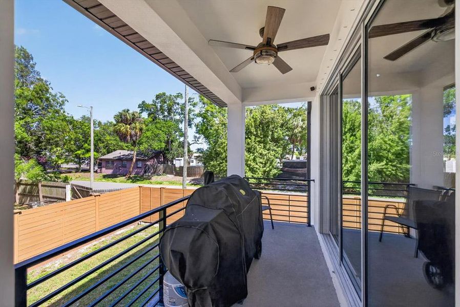 Exterior details and patio area of a home in , Tampa (Image 4).