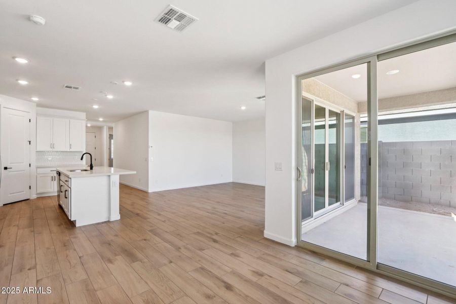 13-web-or-mls-S 95th Dr-S0512-009