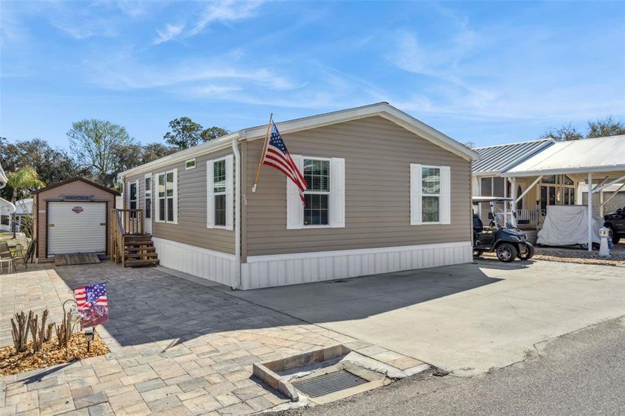 Exterior details and patio area of a home in , Davenport (Image 20).