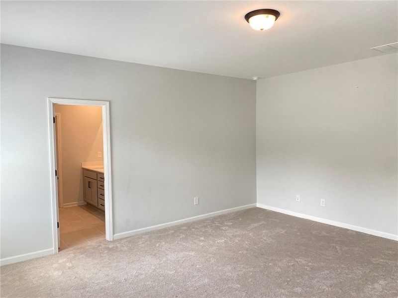 Spacious, unfurnished interior of a new home in , Lilburn (Image 49).