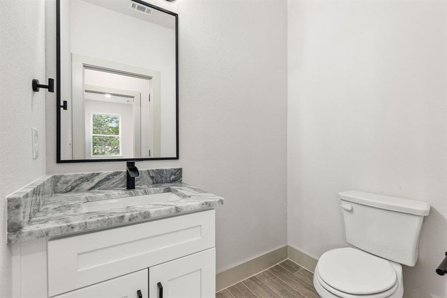 Furnished interior view inside a new home in Canyon Creek, Granbury (Image 4).