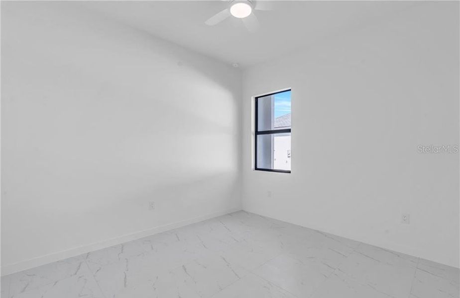 Spacious, unfurnished interior of a new home in , Cape Coral (Image 24).