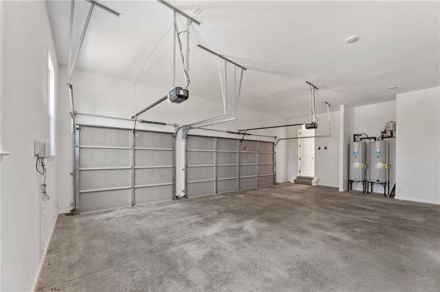 Spacious, unfurnished interior of a new home in Chattahoochee Reserve, Cumming (Image 71).