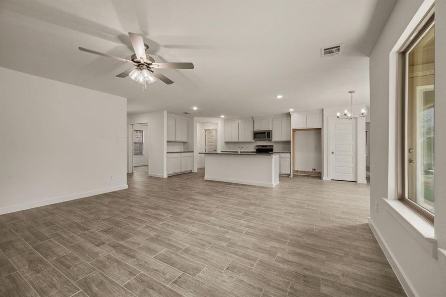 Spacious, unfurnished interior of a new home in Runaway Bay, Runaway Bay (Image 17).