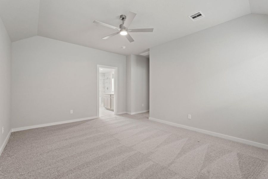 Spacious, unfurnished interior of a new home in Grand Oaks Village, Houston (Image 15). Spacious, unfurnished interior of a new home in Grand Oaks Village, Houston (Image 15).