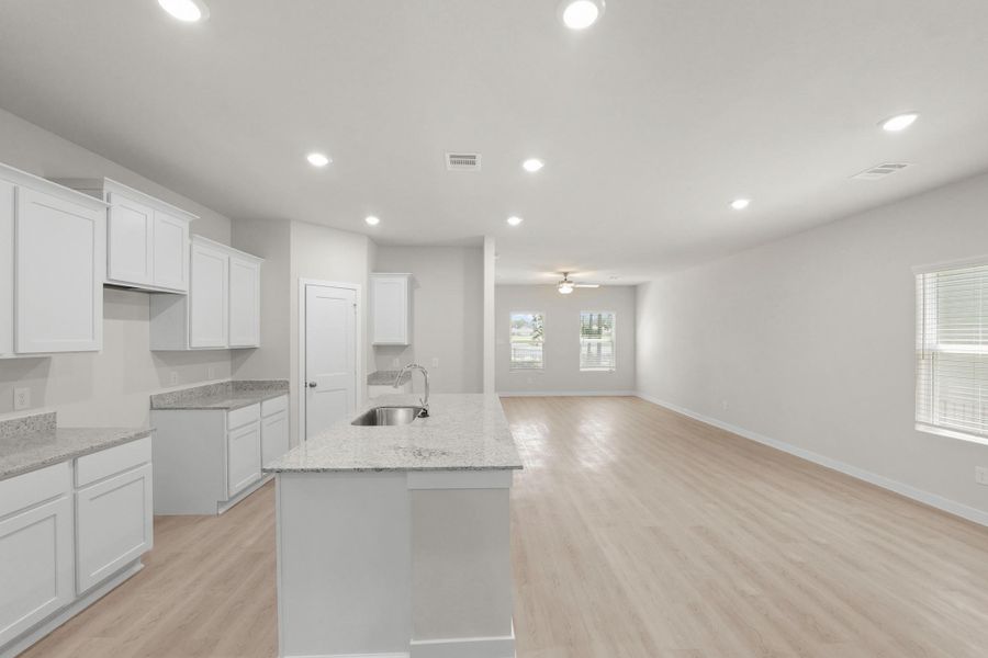 Furnished interior view inside a new home in Lakes at Crockett Martin, Conroe (Image 5). Furnished interior view inside a new home in Lakes at Crockett Martin, Conroe (Image 5).