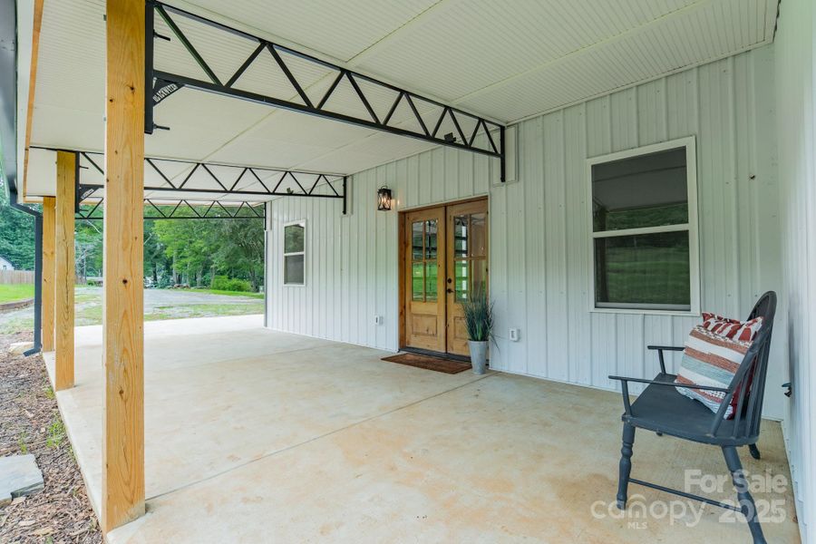 Furnished interior view inside a new home in , Fort Mill (Image 28). Furnished interior view inside a new home in , Fort Mill (Image 28).