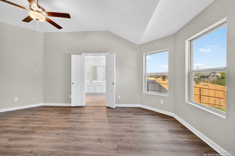 Spacious, unfurnished interior of a new home in Winding Brook, San Antonio (Image 24).