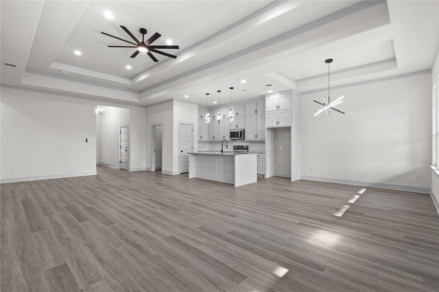 Spacious, unfurnished interior of a new home in , Dallas (Image 11).
