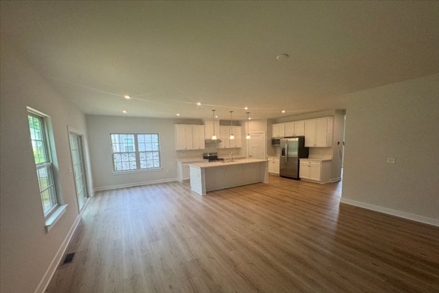 Spacious, unfurnished interior of a new home in Southern Hills, McDonough (Image 8).