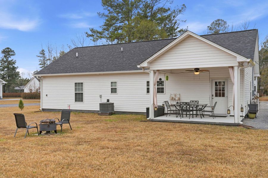Exterior details and patio area of a home in , St. George (Image 19).