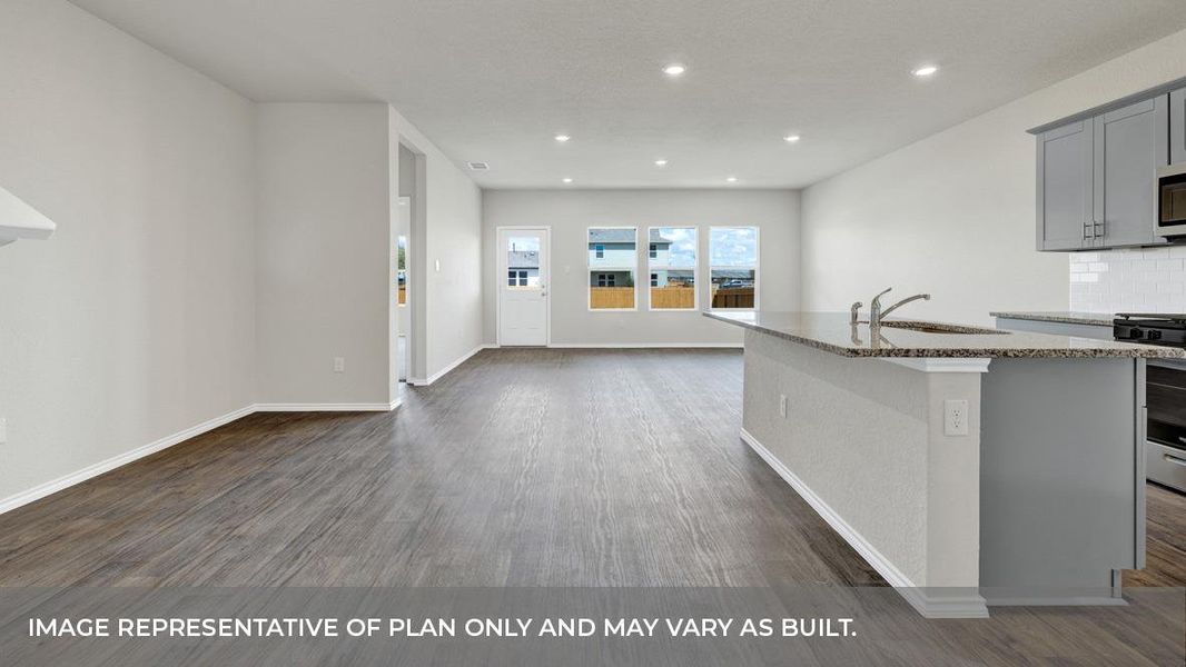 Image 32 of a home in Paramount.