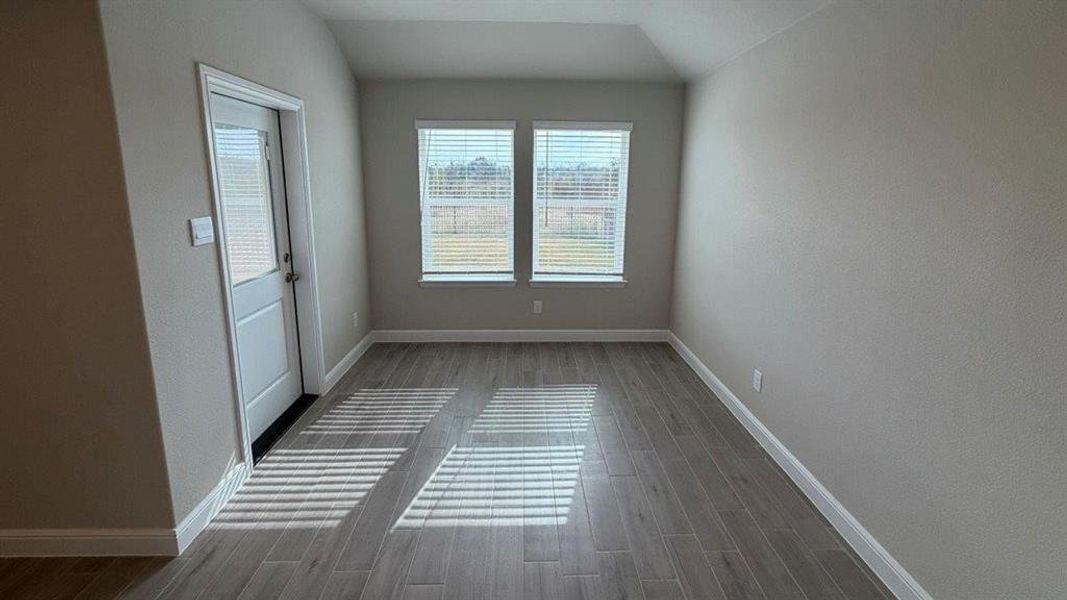 Spacious, unfurnished interior of a new home in Shannon Creek, Burleson (Image 13). Spacious, unfurnished interior of a new home in Shannon Creek, Burleson (Image 13).