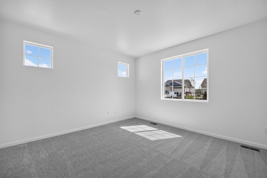 Spacious, unfurnished interior of a new home in Macanta, Castle Rock (Image 17).