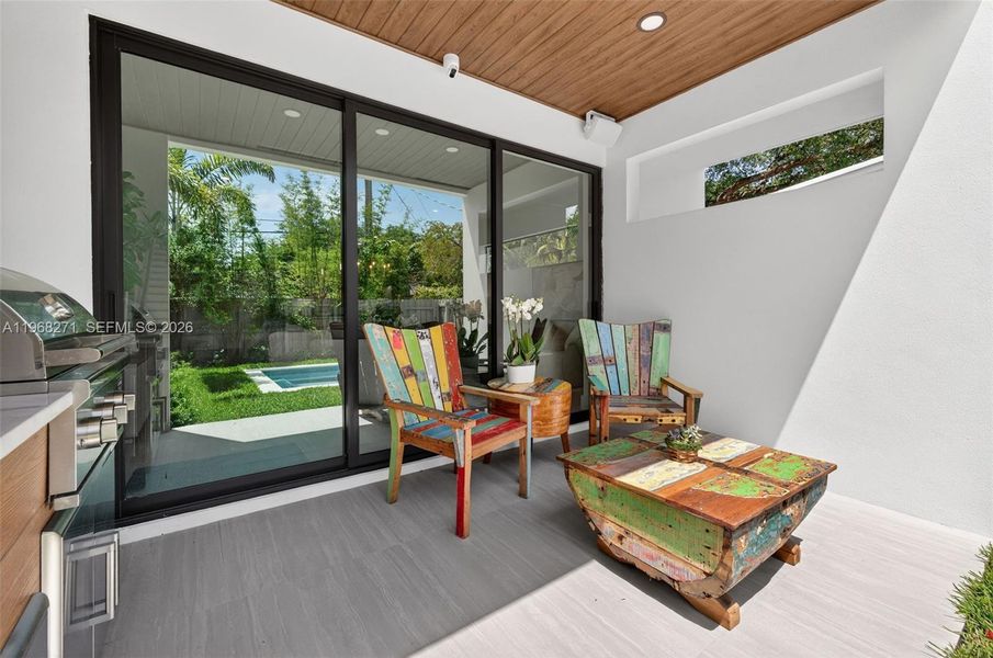 Exterior details and patio area of a home in , Fort Lauderdale (Image 39).
