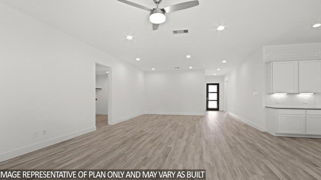 Spacious, unfurnished interior of a new home in River Ranch Estates, Dayton (Image 8).