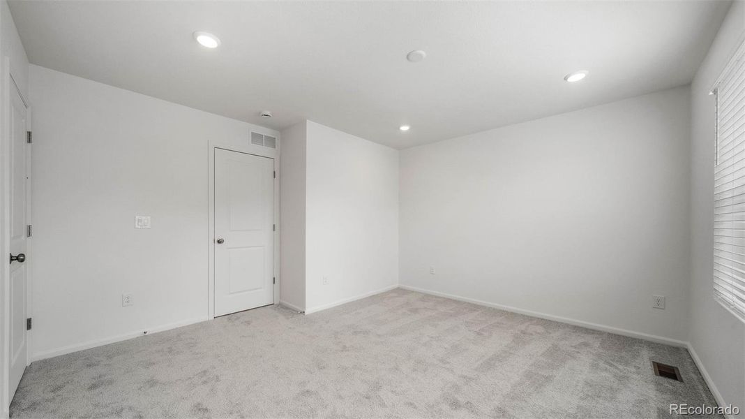 Spacious, unfurnished interior of a new home in Green Valley Ranch, Commerce City (Image 15). Spacious, unfurnished interior of a new home in Green Valley Ranch, Commerce City (Image 15).