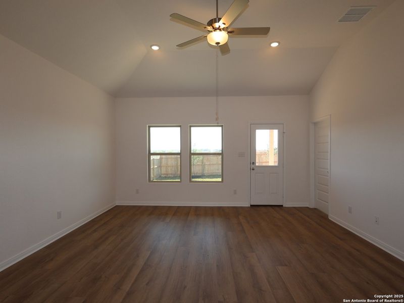 Spacious, unfurnished interior of a new home in Paloma Park, Converse (Image 28). Spacious, unfurnished interior of a new home in Paloma Park, Converse (Image 28).