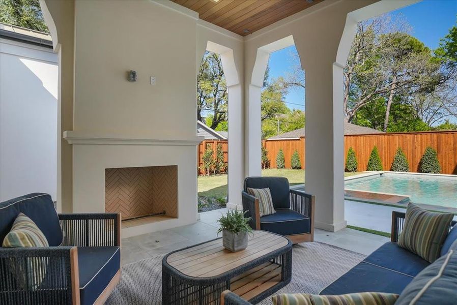 Exterior details and patio area of a home in , Dallas (Image 28).